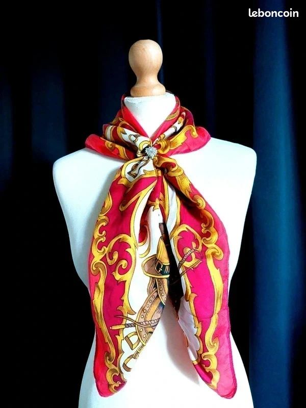 Foulard Vintage En Soie 100% - Motif Imprimé Animal (cheval) - Multicolore - Fait Main En France