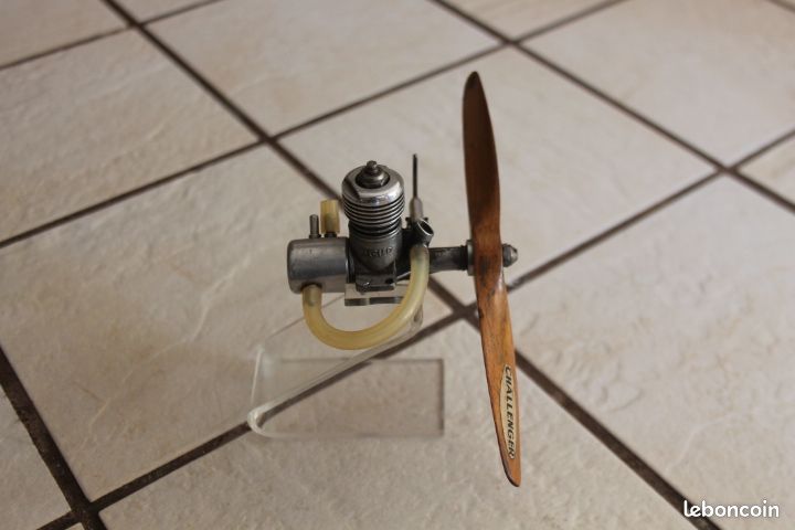 Ancien Petit Avion Avec Moteur ARNOLD A-D AKC - Modèle Réduit Années 30 - Collection