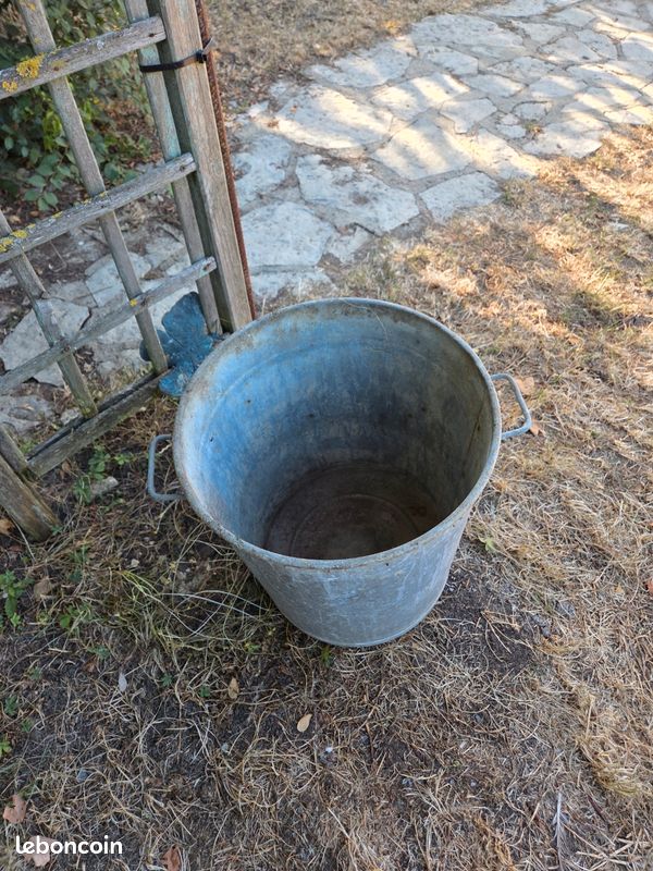 Grand seau en zinc (image 1)
