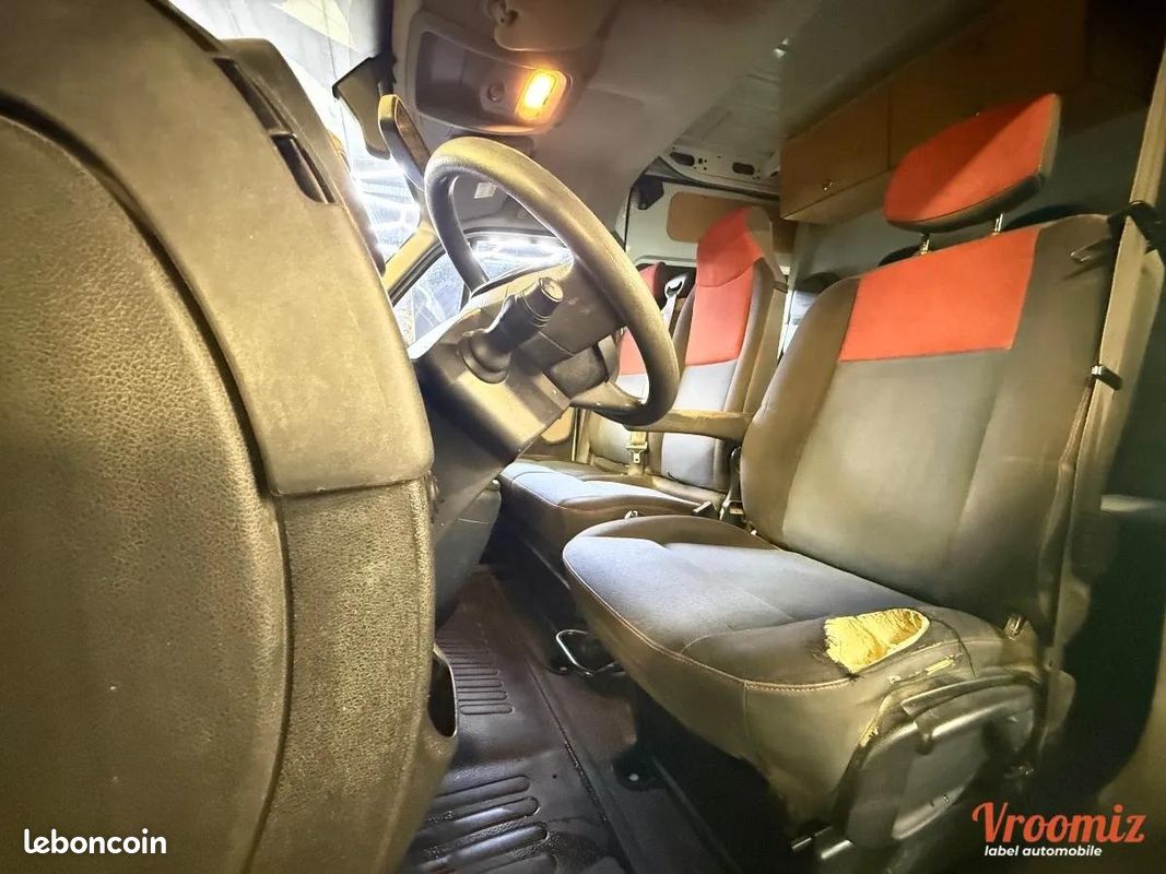 Renault Master Vu FOURGON 2.3 DCI 110 35 L2H2 GRAND-CONFORT I 7 PLACES - PRIX TTC (image 9)