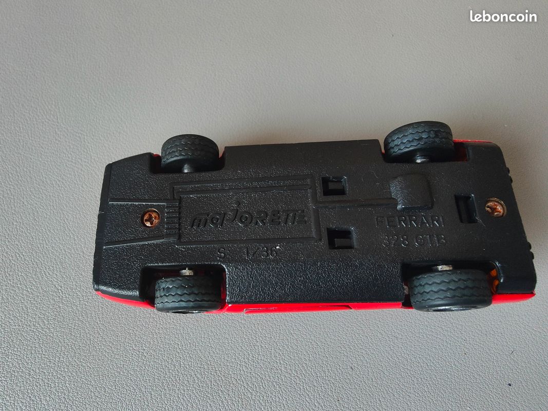 Majorette - Ferrari 328 GTB (image 6)