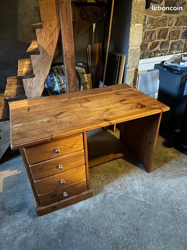 Bureau (image 1)