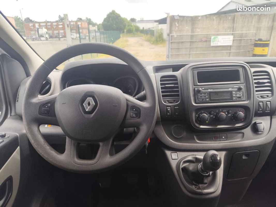 RENAULT TRAFIC Combi L2H1 1.6 dCi 125ch 9 Places (image 10)