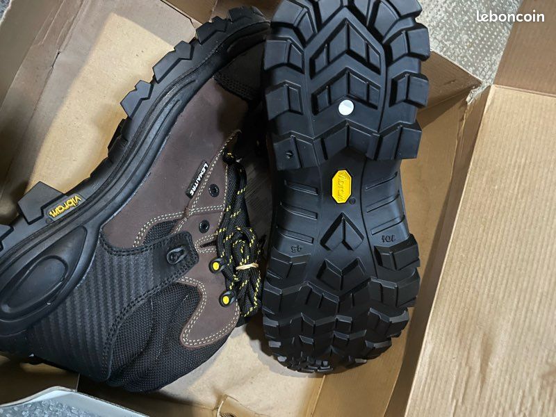 Chaussures sécurité 45 (image 2)