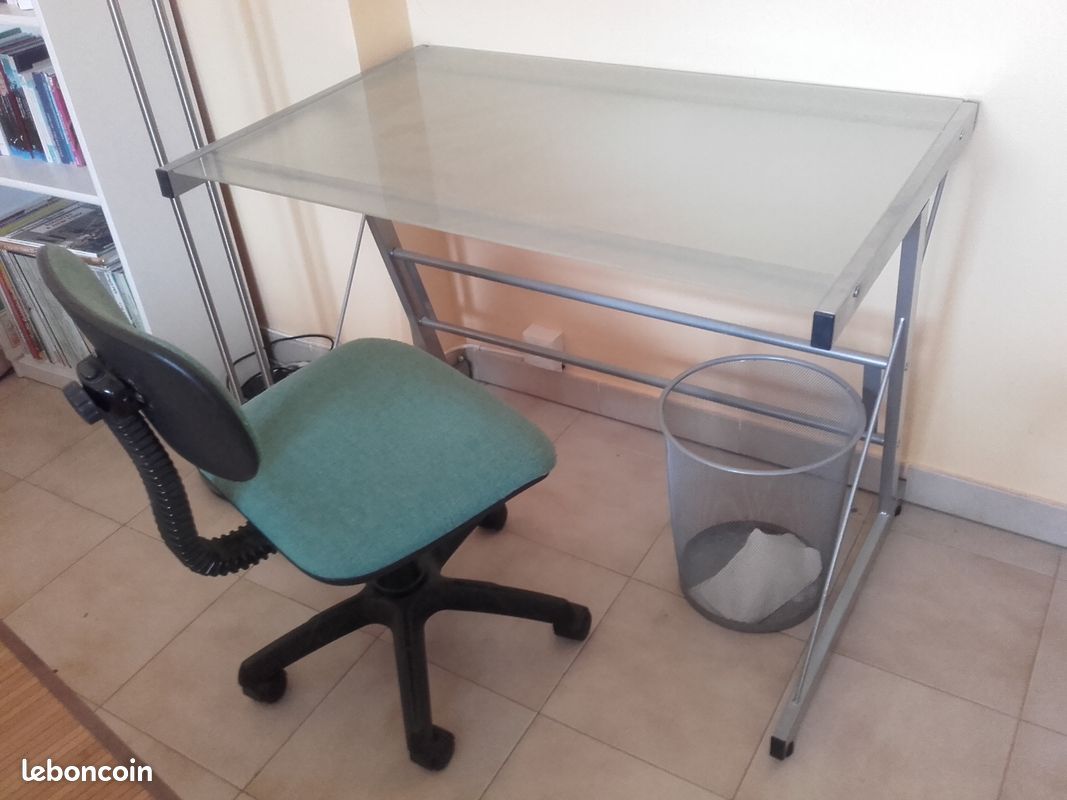 Bureau verre et métal (image 1)