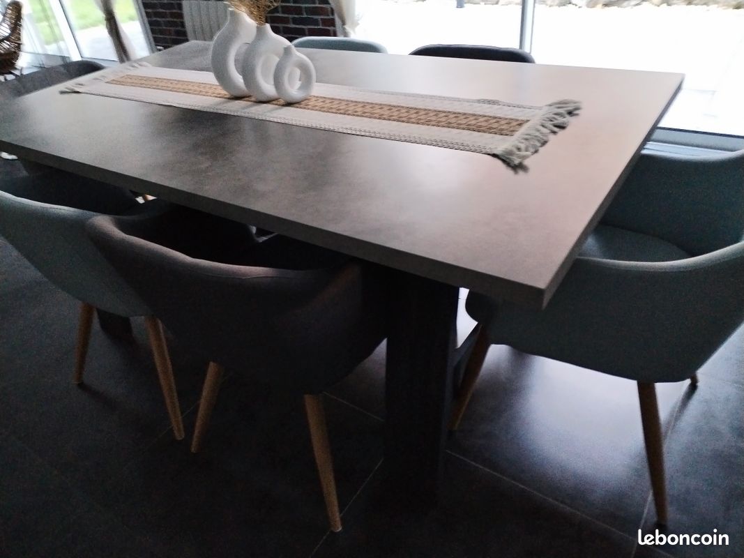 Table à manger gris béton (image 1)