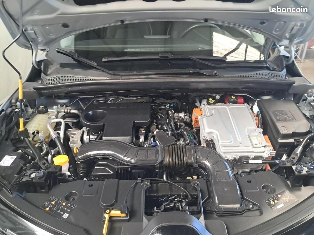 Renault Captur E-Tech 145 - 21 Intens (image 20)