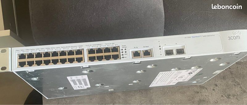 3Com 3C17304A 28 port (image 1)