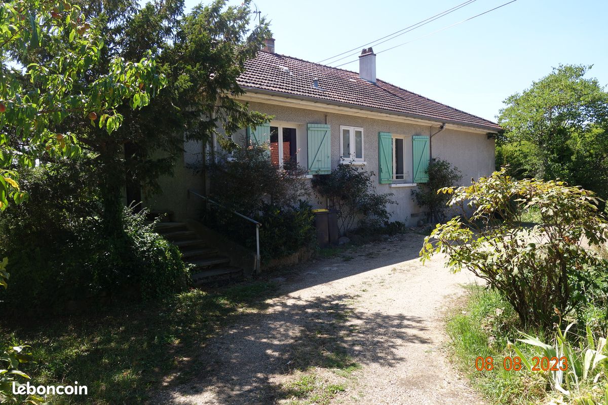 Maison 8 pièces 169 m² · à Dommartin · 169 m² · 350 000 €