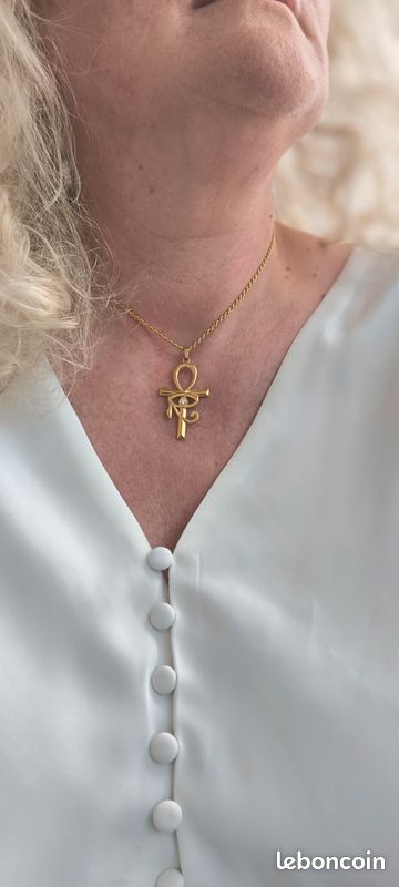 Collier fait main doré – Œil d’Horus – Acier inoxydable (image 1)