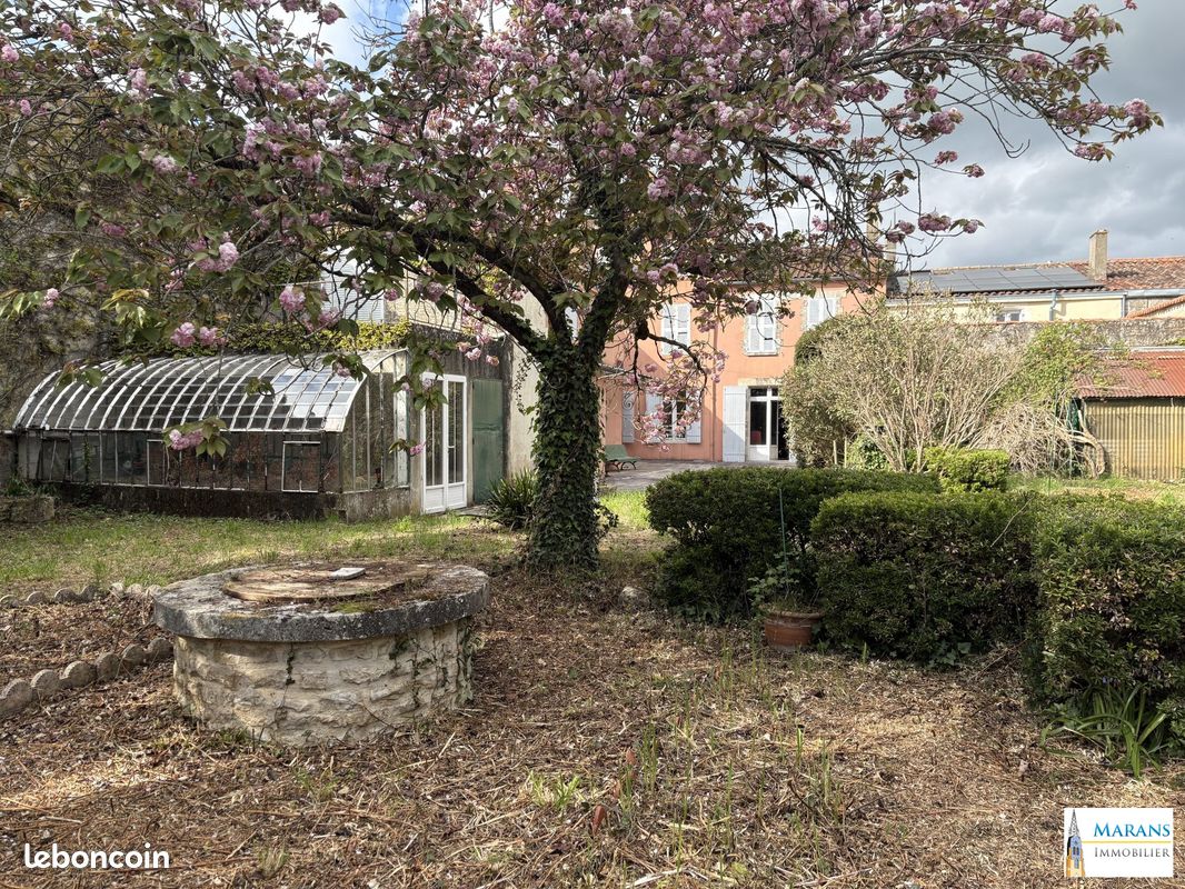 Maison 16 pièces 348 m² · à Marans · 348 m² · 364 000 €