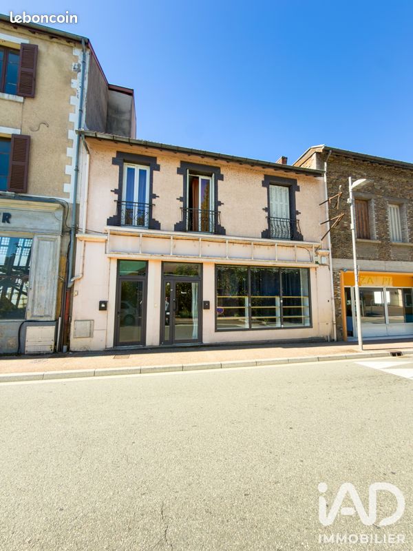 Immeuble 2 pièces 80 m² · à Decazeville · 80 m² · 68 000 €