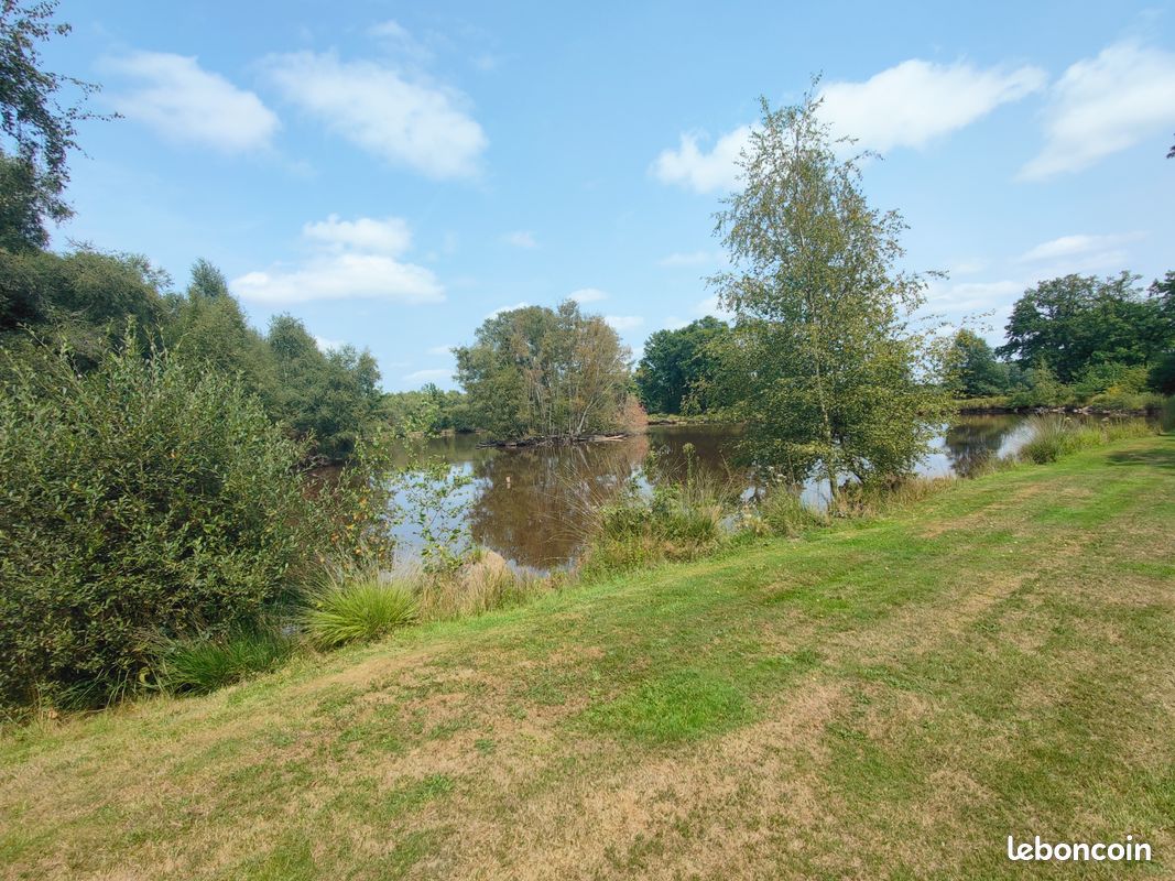 Terrain de loisir · à Saint-Aubin-du-Cormier · 90 000 €