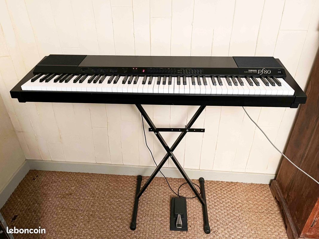 Vends piano electrique yamaha pf80 (image 1)
