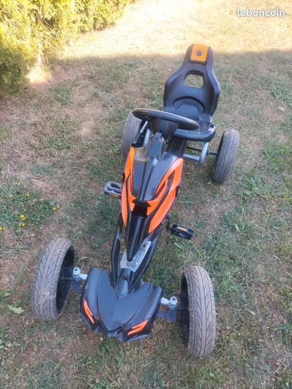 Kart à pédales (image 1)