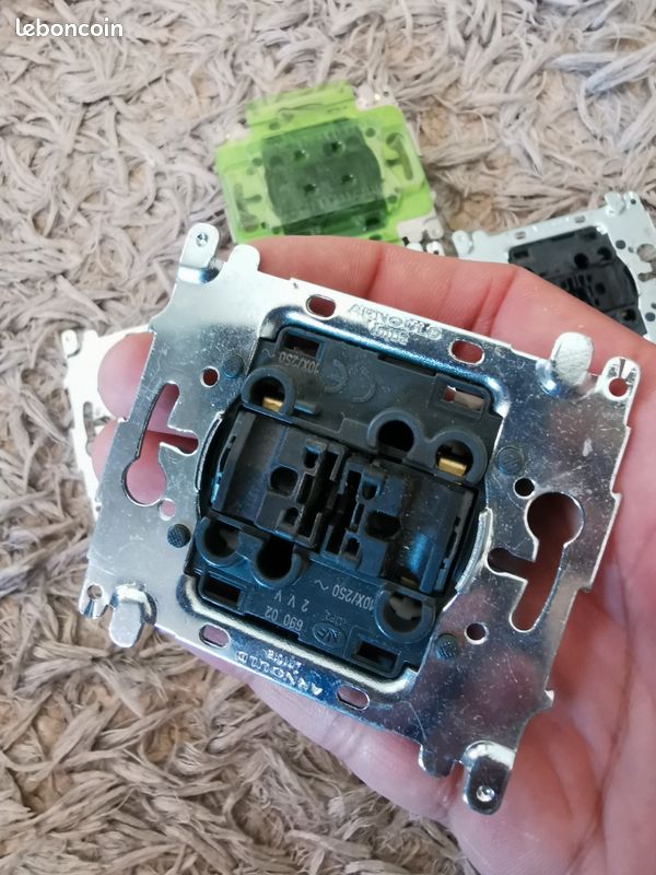Etrier de frein (pince) avant droit Landrover Range Rover III 2.9 TD6 24V - SEB000280 306D1 LANDROVER Etrier de frein (pince) avant droit Landrover Range Rover III 2.9 TD6 24V - SEB000280 306D1 LANDROVER