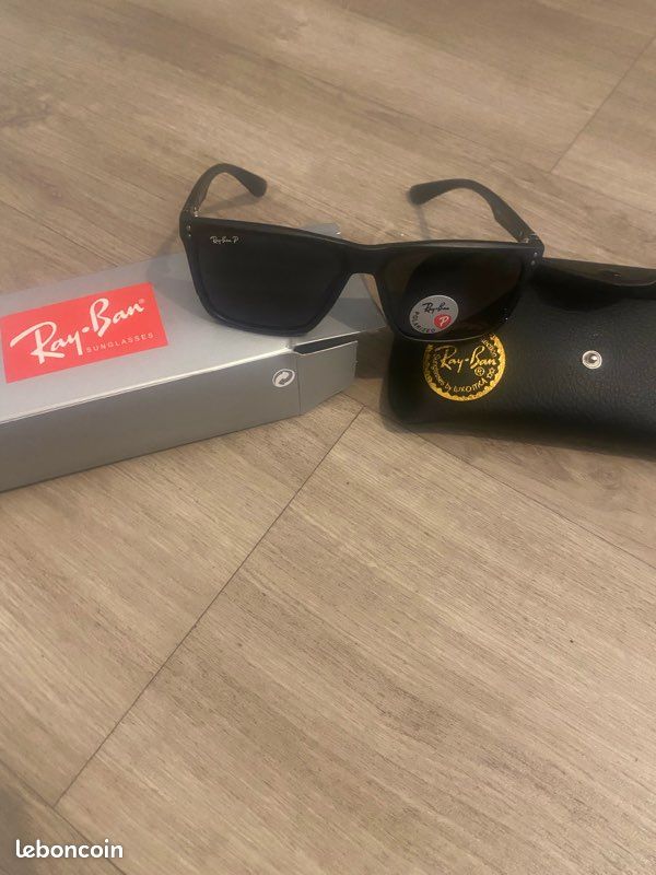 Lunettes de soleil Ray-Ban Polarized (Scuderia Ferrari) - Neuves avec boîte (image 1)