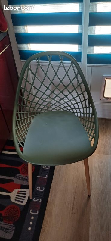 Vends 3 chaises de cuisine (image 4)