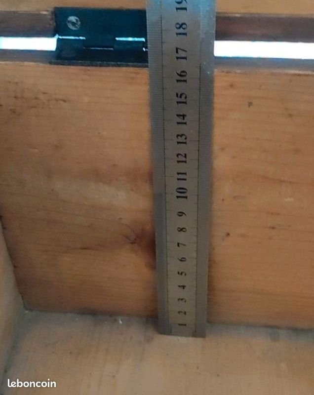 Coffre en bois ancien (image 9)