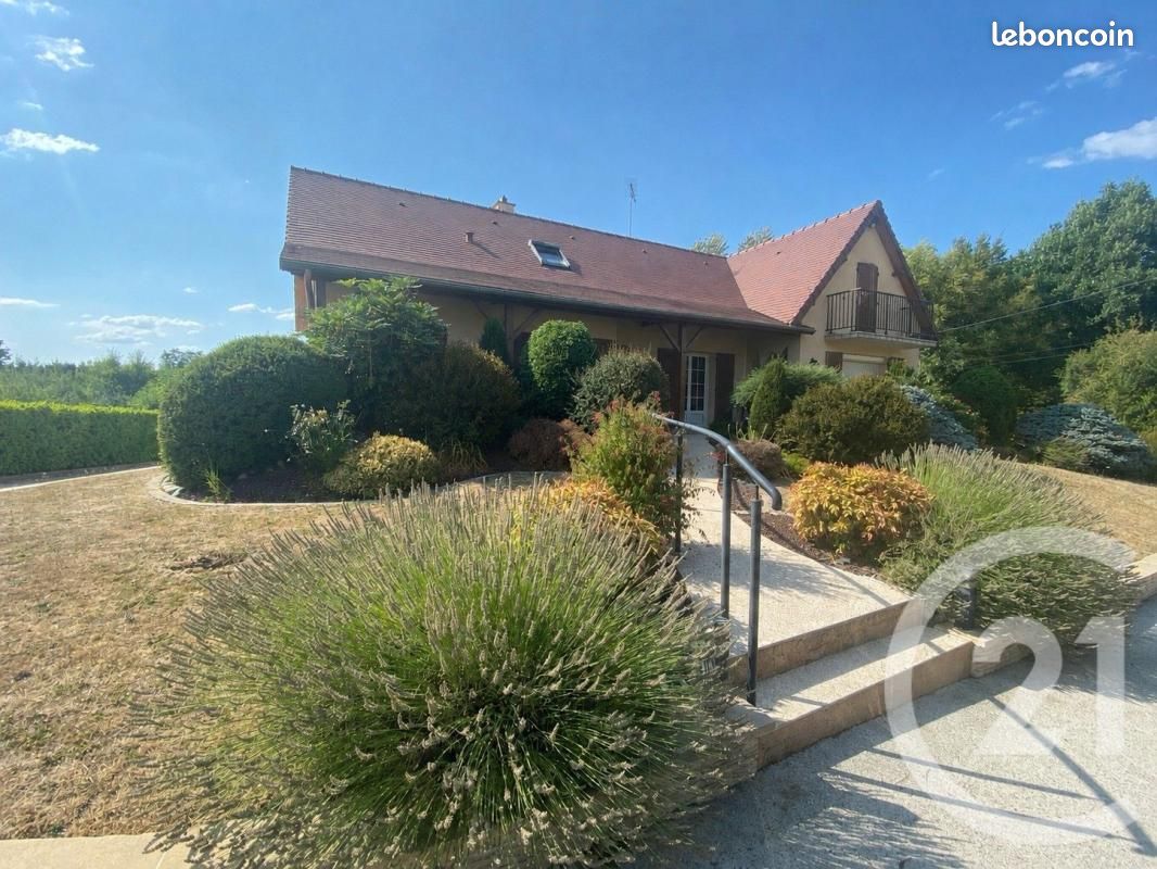 Maison 8 pièces 189 m² · à Simard · 189 m² · 290 000 €