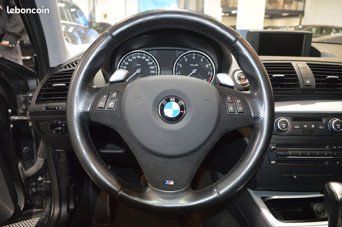 BMW SERIE 1 (E87) (2) 130IA 265 LUXE 5 PORTES-68.450km-6 Cylindres Atmosphérique-Historique Complet BMW-Rare-Toit Ouvrant-GPS-Xénon-Sièges Sport-Futur Youngtimer-Garantie 6 Mois (image 14)