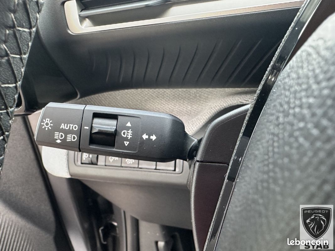 Citroën C3 AIRCROSS 2024 1.2I HYBRIDE 145 BVR MAX (image 20)