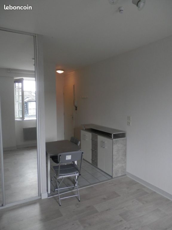 Studio 1 pièce 18 m² - Poitiers 86000 (image principale 4)