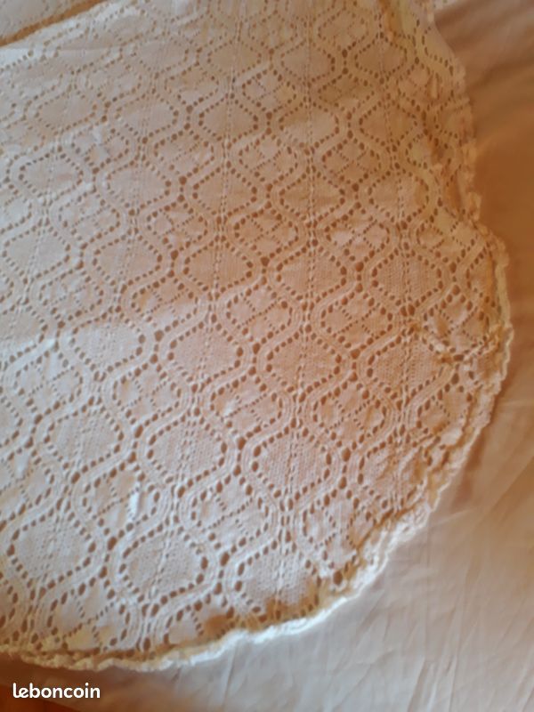 Couvre lit en dentelle (image 2)