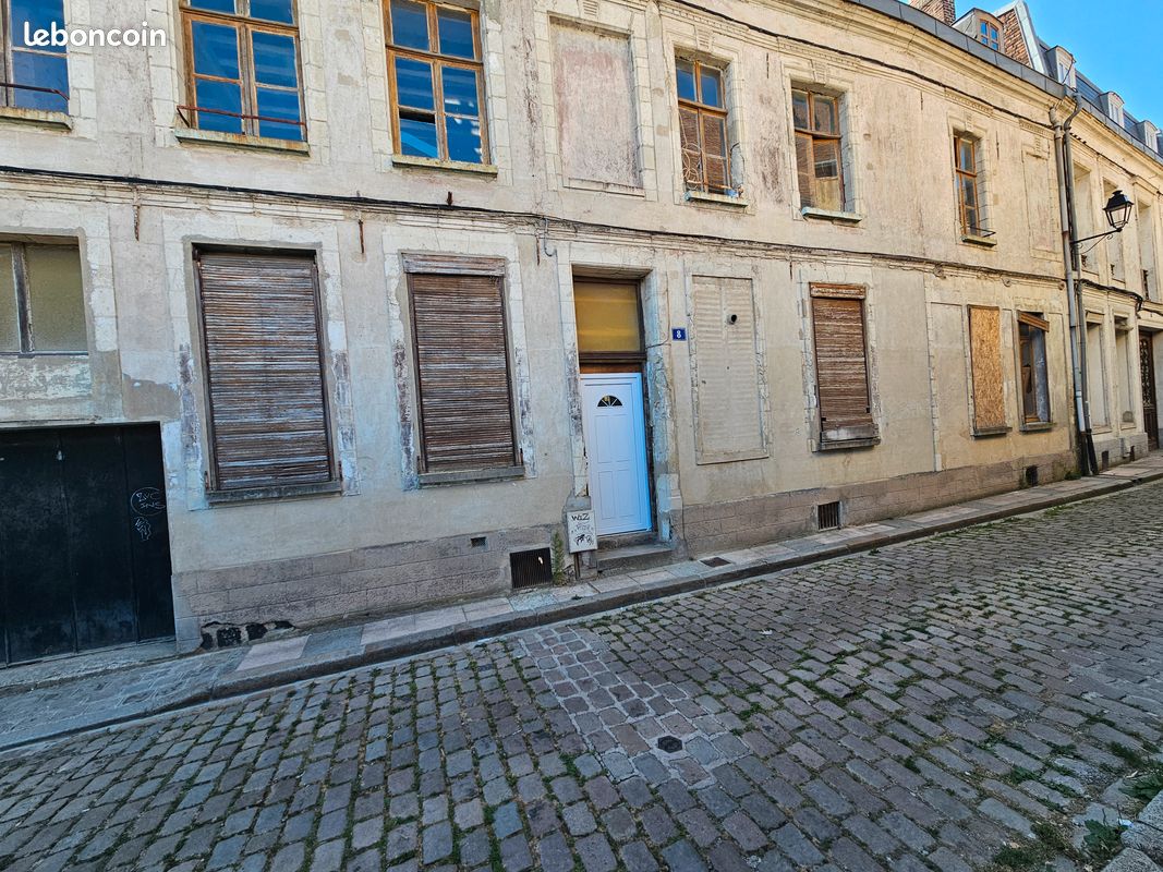 Maison 10 pièces 300 m² · à Cambrai · 300 m² · 11 000 €