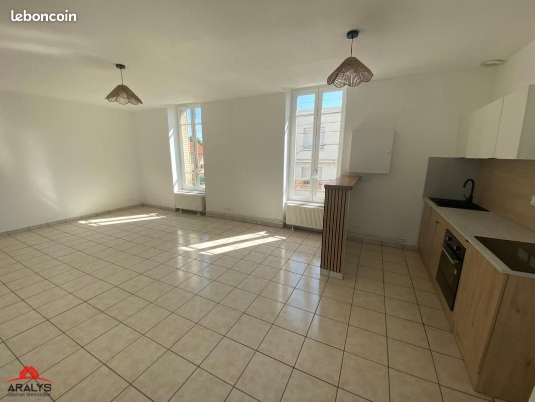 Appartement 4 pièces 86 m² · à Roanne · 86 m² · 700 €