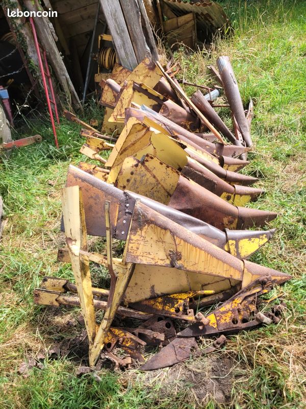 Diviseurs de moissonneuse batteuse new holland serie 800,tx,tf... Prix 20E PIECE (image 1)