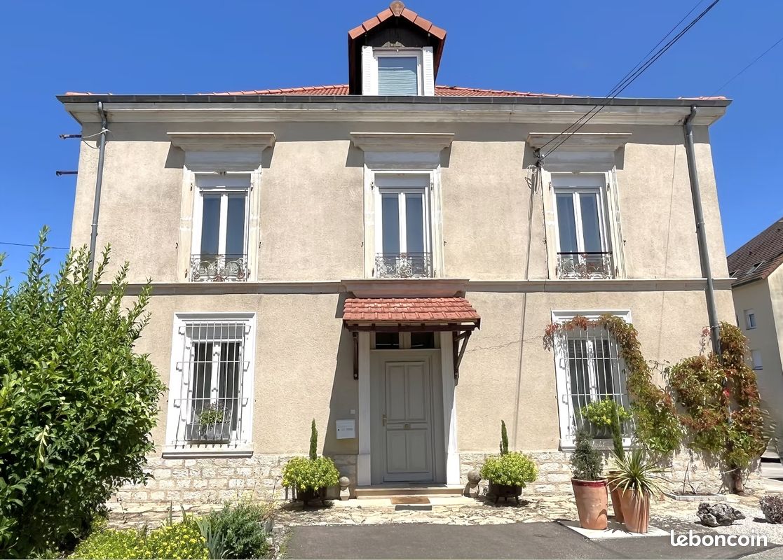 Maison 8 pièces 234 m² · à Louhans · 234 m² · 395 000 €