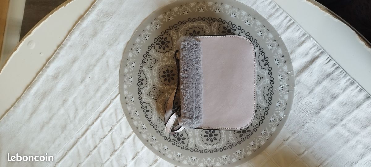 Petit prix sac à main couleur lavande avec fausse fourrure (image 6)