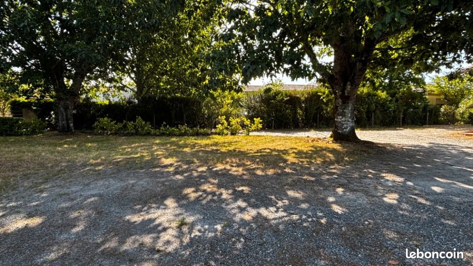 Terrain 700 m² Cestas · 175 000 €