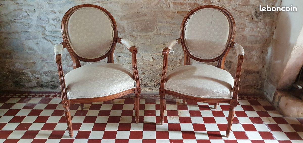 Fauteuil médaillon style Louis XVI 16 (image 1)