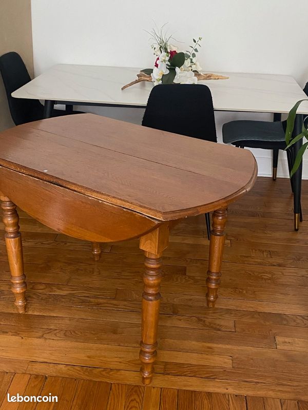 Table en cerisier à vendre (image 1)
