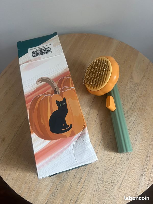 Brosse pour chats ou chiens avec Bouton Autonettoyant (image 2)