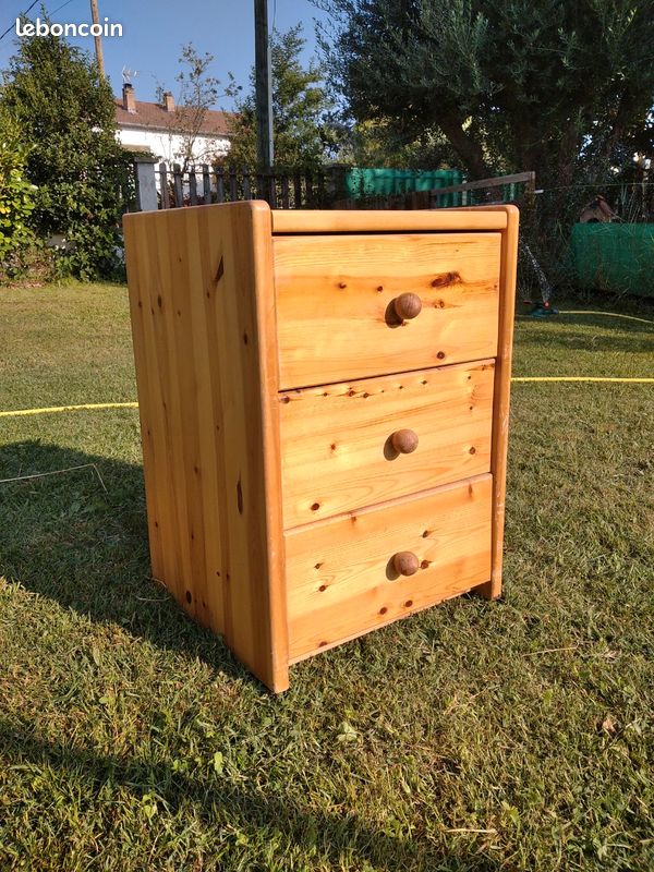 Meuble a 3 tiroirs en bois (image 1)