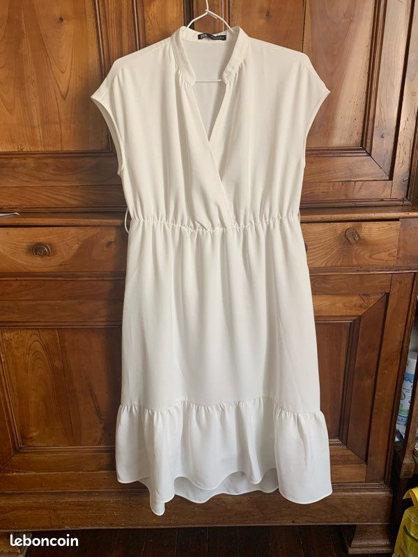 Robe Longue ZARA Blanche Taille 38 - Style Maxi En Viscose Polyamide, Parfaite Pour événements