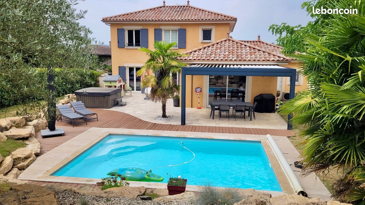 Maison 5 pièces 125 m² · à Saint-Didier-de-Formans · 125 m² · 615 000 €