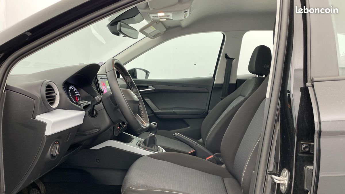 SEAT Arona 1.0 TSI 95 ch Start/Stop BVM5 Copa (image 11)