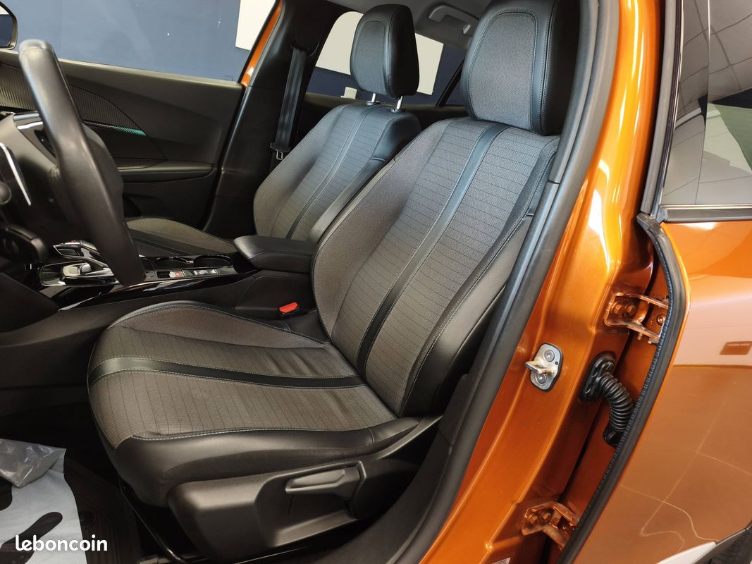 PEUGEOT 2008 BlueHDi 130 S&S EAT8 Allure (image 15)