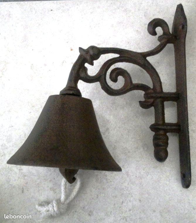 Cloche de jardin de porte ancienne fonte marron 20 x 17 cm Chemin de campagne