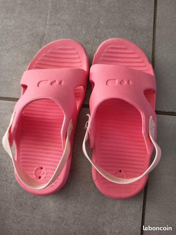 Sandales fille rose taille 25/26 pour piscine ou plage (image 1)