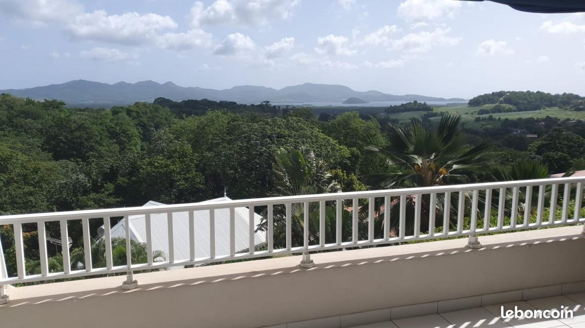 Appartement 4 pièces 97 m² · à Ducos · 97 m² · 250 500 €