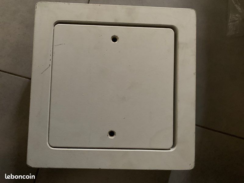Trappe bois 20x20 passage (image 1)