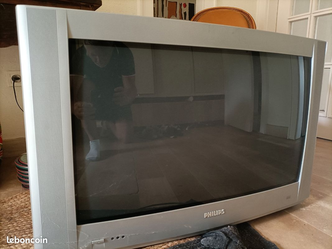 Tv philips vintage grand ecran tbe faire offre (image 1)