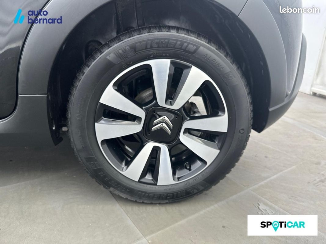 Citroen C3 1.2 PureTech 110ch S&S Shine EAT6 (image 11)
