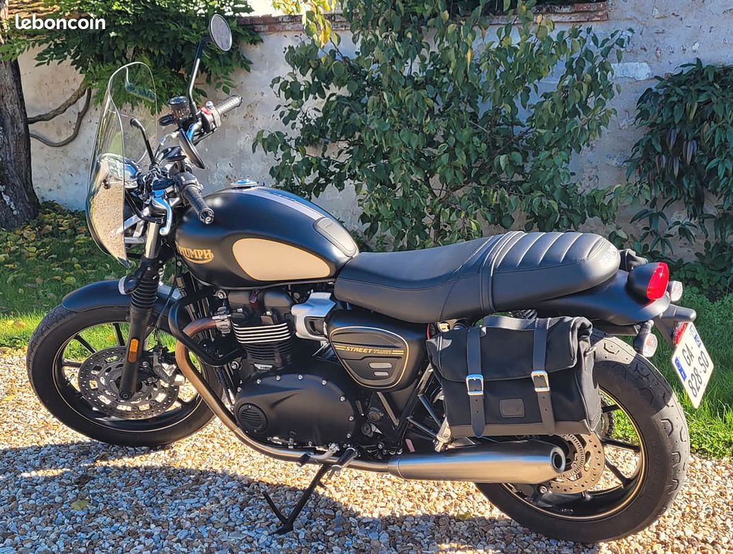 Triumph Street Twin 900 Gold Line Motos