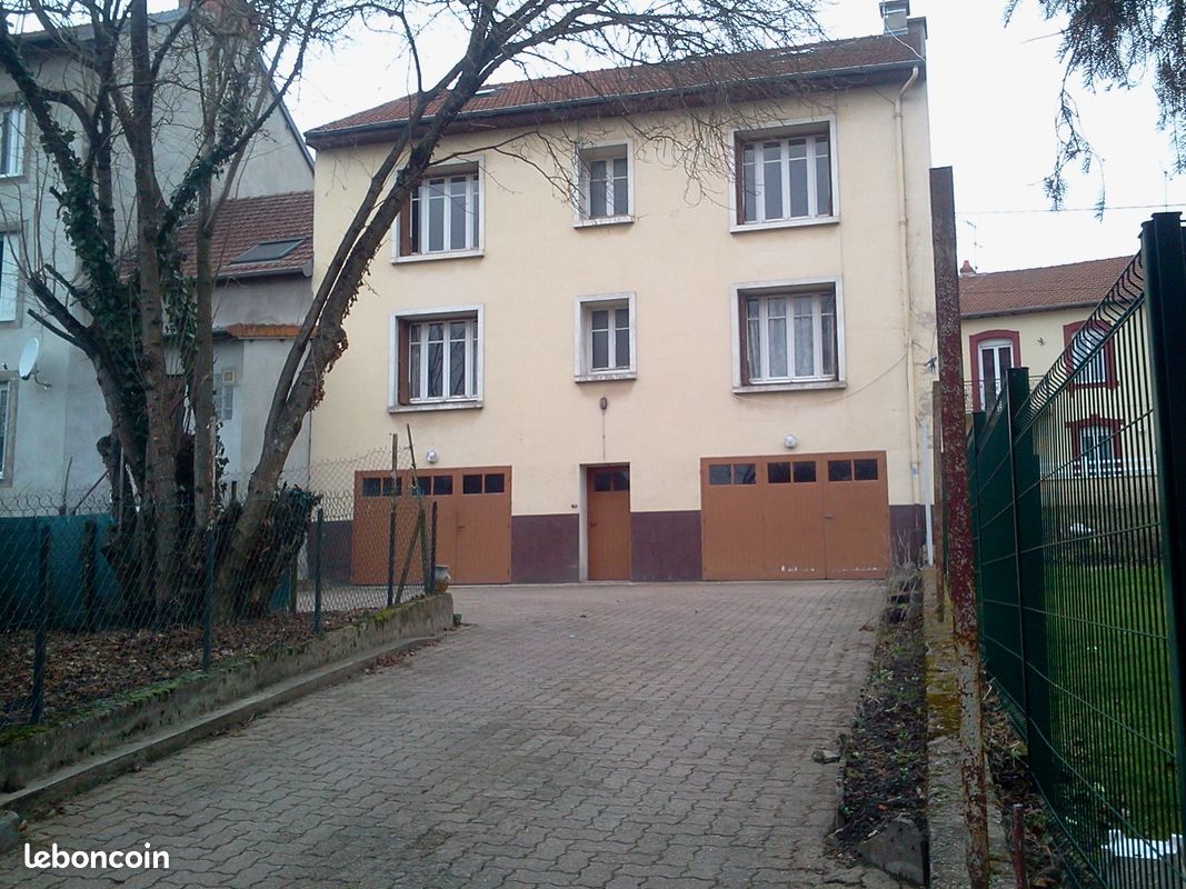 Maison 8 pièces 150 m² · à Saint-Éloy-les-Mines · 150 m² · 60 000 €